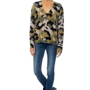Cashmere 360 Camouflage V-Neck Sweater